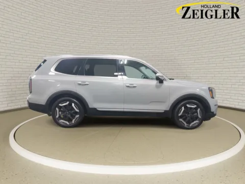 More photos of 2023 Kia Telluride EX at Zeigler Kia of Holland, MI