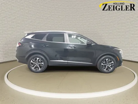More photos of 2023 Kia Sportage Hybrid EX at Zeigler Kia of Holland, MI