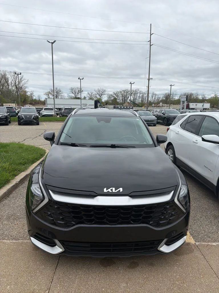 Black 2023 Kia Sportage Hybrid EX for sale in Holland, MI