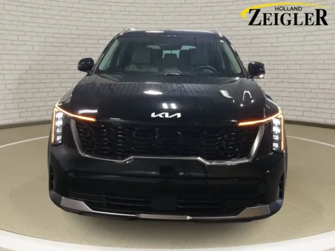 Photos of 2025 Kia Sorento S for sale in Holland, MI at Zeigler Kia of Holland
