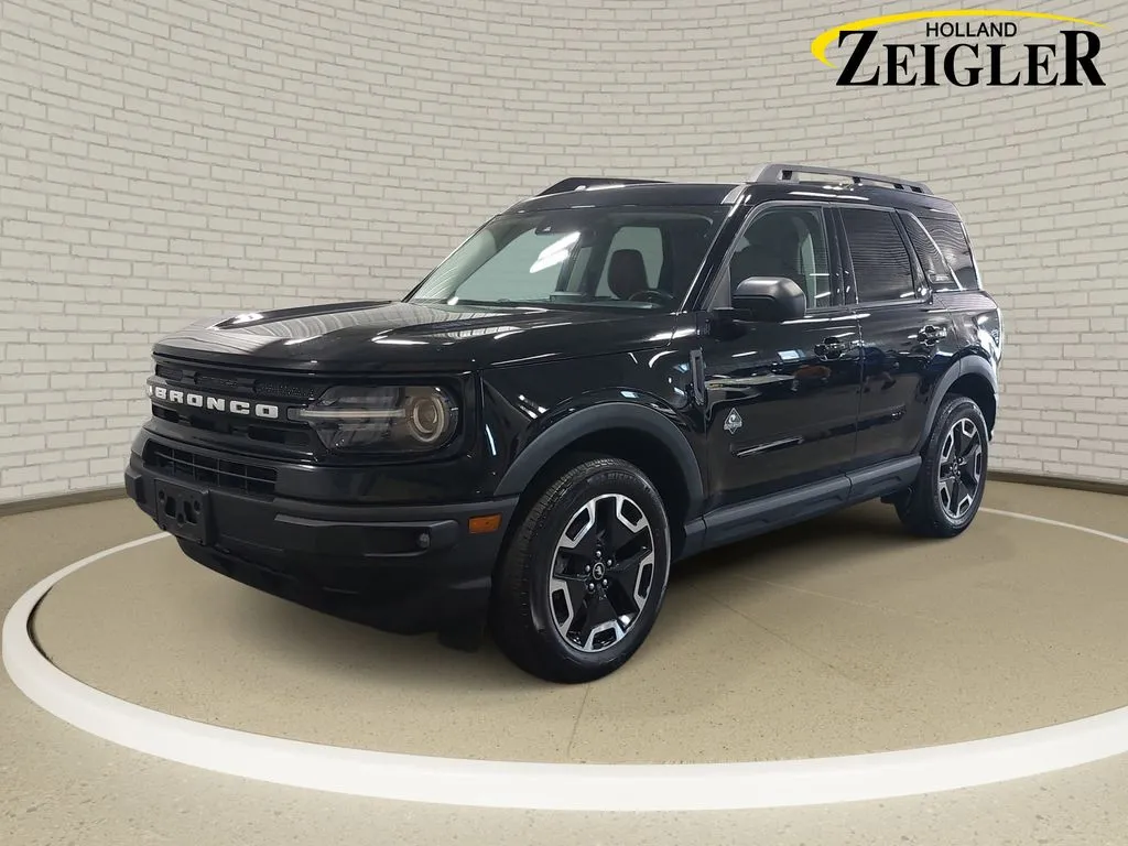 Black 2023 Ford Bronco Sport Outer Banks for sale in Holland, MI