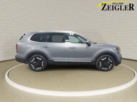 More photos of 2025 Kia Telluride S at Zeigler Kia of Holland, MI