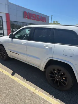 More photos of 2021 Jeep Grand Cherokee Laredo X at Zeigler Kia of Holland, MI