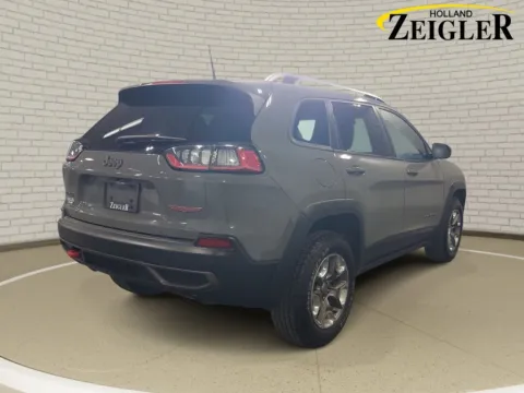 More photos of 2019 Jeep Cherokee Trailhawk at Zeigler Kia of Holland, MI