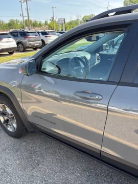 More photos of 2019 Jeep Cherokee Trailhawk at Zeigler Kia of Holland, MI