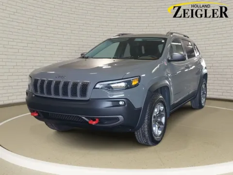 Gray 2019 Jeep Cherokee Trailhawk for sale in Holland, MI