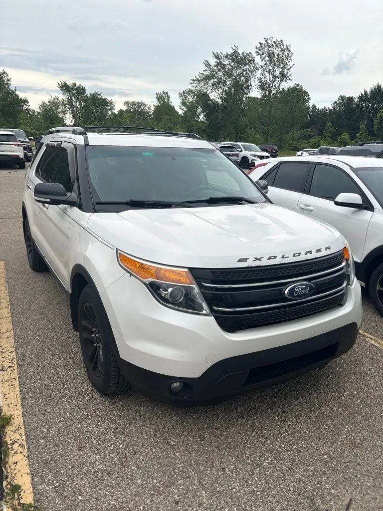 White 2014 Ford Explorer XLT for sale in Holland, MI