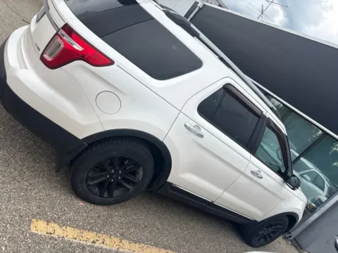 More photos of 2014 Ford Explorer XLT at Zeigler Kia of Holland, MI