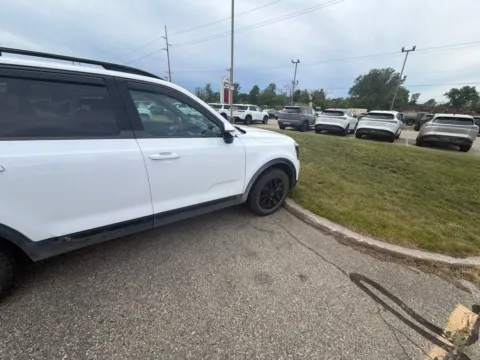 More photos of 2024 Kia Telluride SX X-Pro at Zeigler Kia of Holland, MI