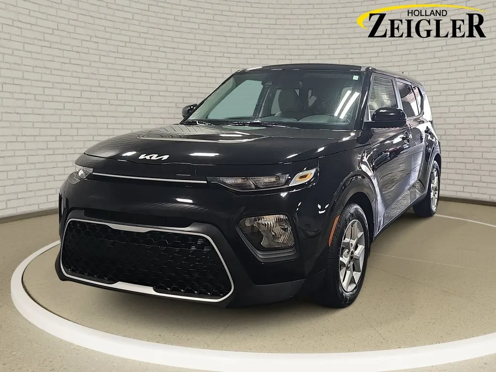 Black 2022 Kia Soul LX for sale in Holland, MI