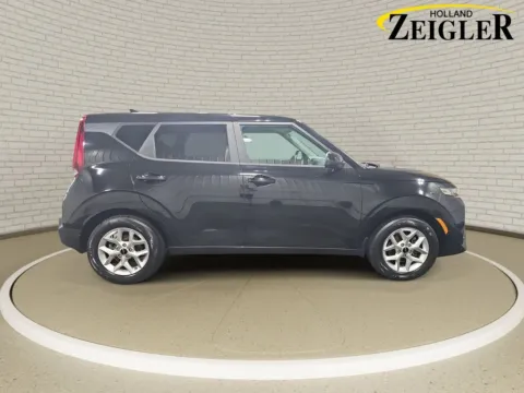 More photos of 2022 Kia Soul LX at Zeigler Kia of Holland, MI