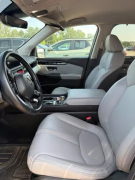 More photos of 2025 Honda Pilot EX-L at Zeigler Kia of Holland, MI