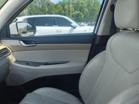 More photos of 2020 Hyundai Palisade SEL at Zeigler Kia of Holland, MI