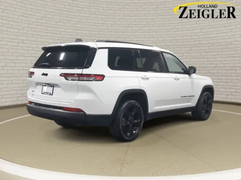 More photos of 2023 Jeep Grand Cherokee L Altitude at Zeigler Kia of Holland, MI