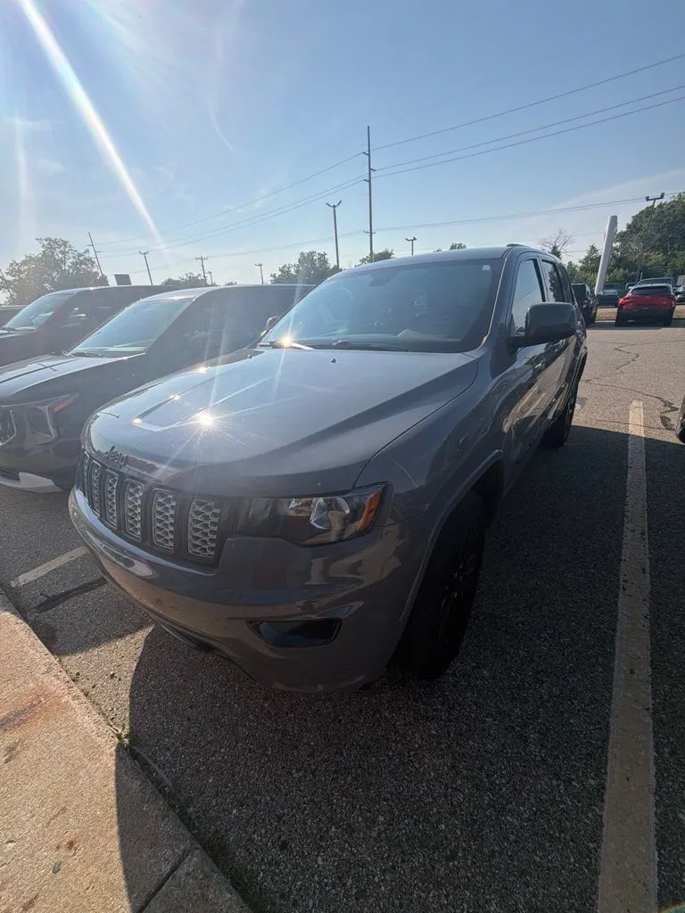 2020 Jeep Grand Cherokee Altitude for sale in Holland, MI