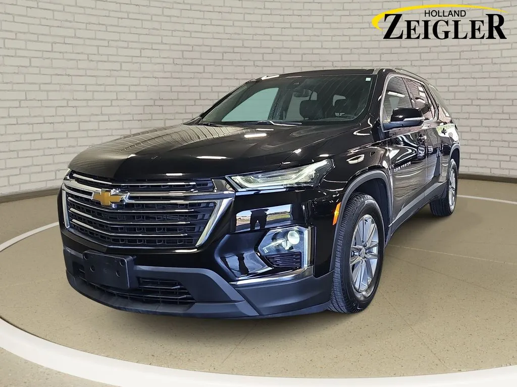 Black 2023 Chevrolet Traverse LT for sale in Holland, MI