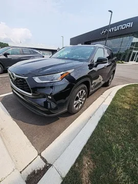 Another view of 2021 Toyota Highlander XLE for sale in Holland, MI at Zeigler Kia of Holland