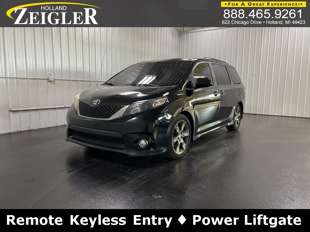 2012 Toyota Sienna SE for sale in Holland, MI