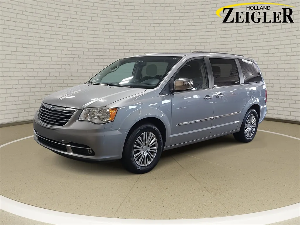 2014 Chrysler Town & Country Touring-L for sale in Holland, MI