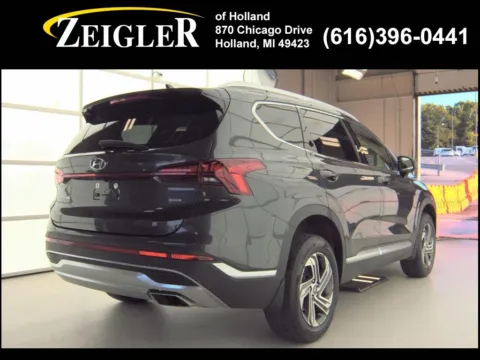 More photos of 2022 Hyundai Santa Fe SEL at Zeigler Kia of Holland, MI