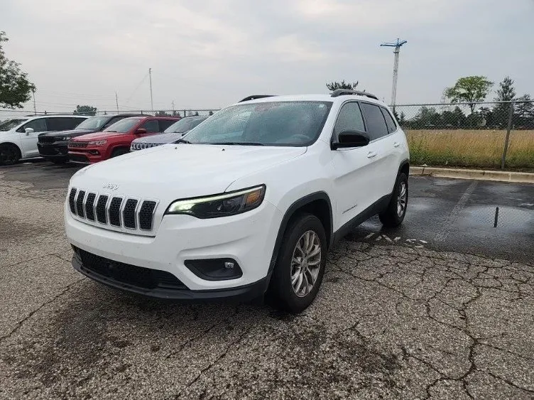 White 2022 Jeep Cherokee Latitude Lux for sale in Holland, MI