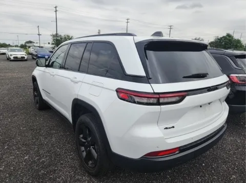 More photos of 2023 Jeep Grand Cherokee Altitude at Zeigler Kia of Holland, MI