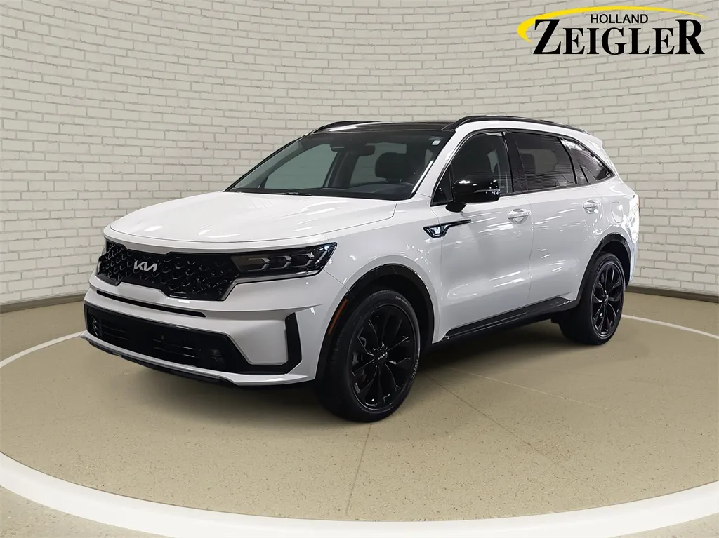 White 2023 Kia Sorento SX for sale in Holland, MI