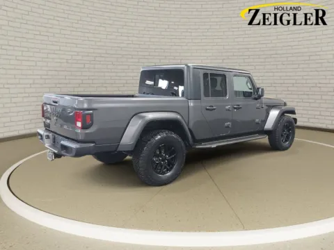 More photos of 2022 Jeep Gladiator Altitude at Zeigler Kia of Holland, MI