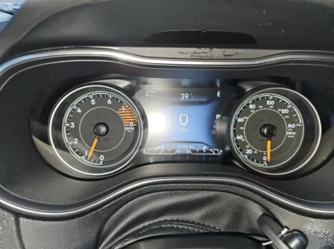 More photos of 2021 Jeep Cherokee Latitude Lux at Zeigler Kia of Holland, MI