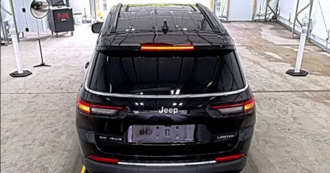 More photos of 2022 Jeep Grand Cherokee L Limited at Zeigler Kia of Holland, MI