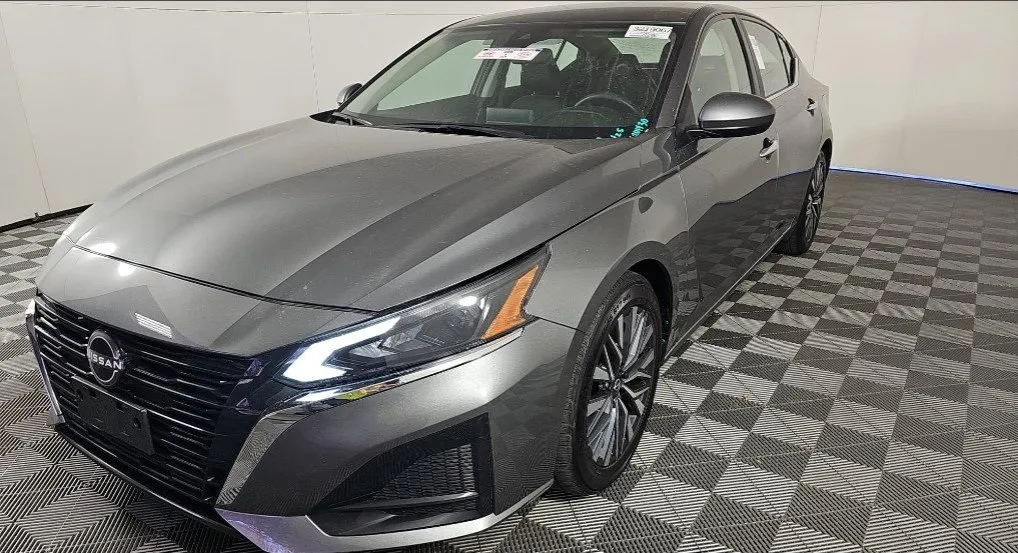 Gray 2023 Nissan Altima 2.5 SV for sale in Holland, MI