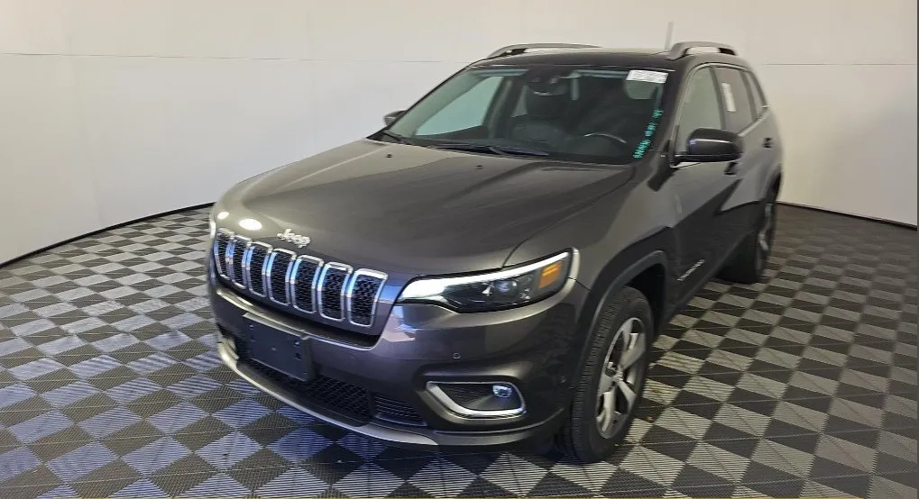 Gray 2021 Jeep Cherokee Limited for sale in Holland, MI