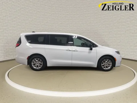 More photos of 2024 Chrysler Pacifica Touring L at Zeigler Nissan of Holland, MI