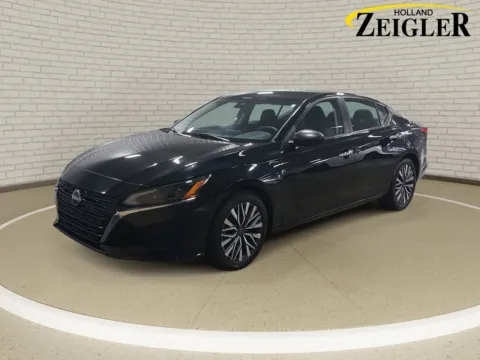 Black 2024 Nissan Altima 2.5 SV for sale in Holland, MI