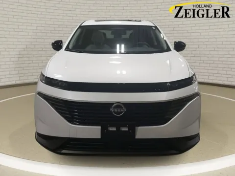 Photos of 2025 Nissan Murano SL for sale in Holland, MI at Zeigler Nissan of Holland