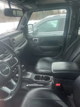 More photos of 2020 Jeep Gladiator Sport at Zeigler Nissan of Holland, MI