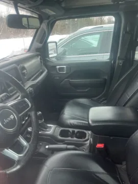 More photos of 2020 Jeep Gladiator Sport at Zeigler Nissan of Holland, MI