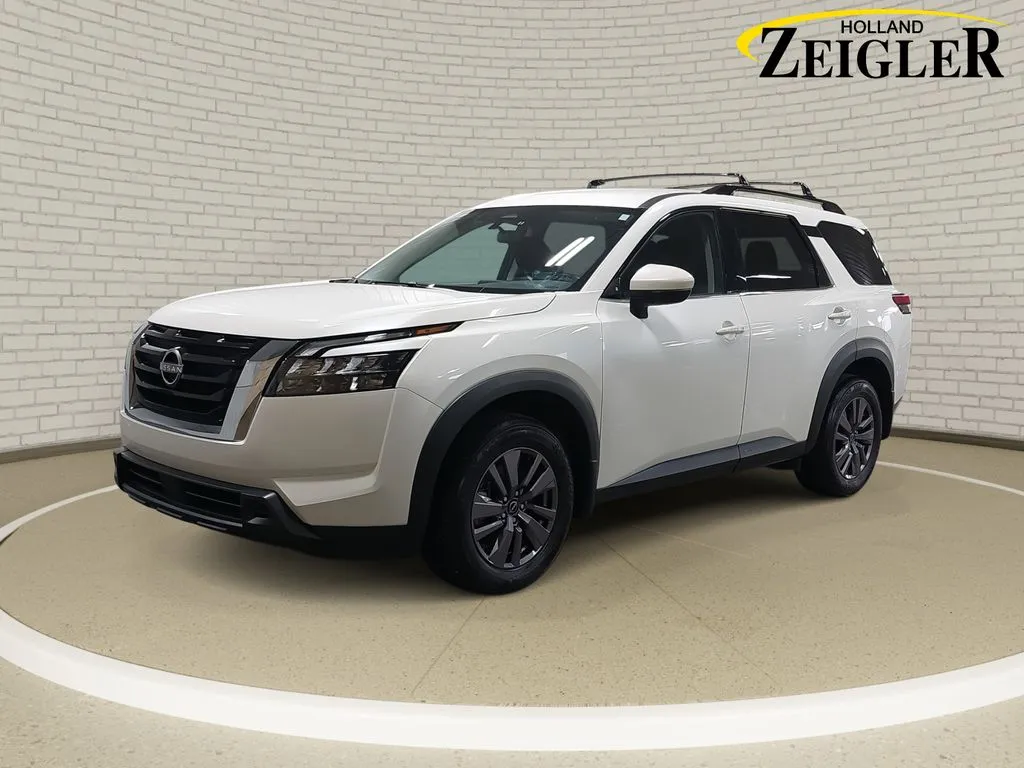 White 2023 Nissan Pathfinder SV for sale in Holland, MI