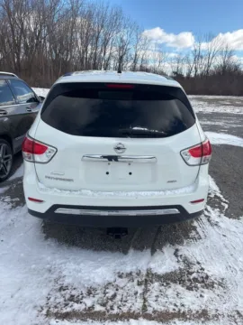 More photos of 2015 Nissan Pathfinder S at Zeigler Nissan of Holland, MI