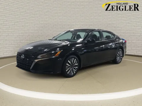 Black 2024 Nissan Altima 2.5 SV for sale in Holland, MI