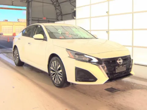 White 2024 Nissan Altima 2.5 SV for sale in Holland, MI