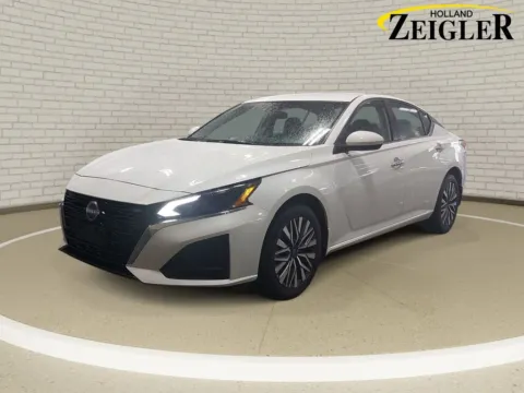 White 2024 Nissan Altima 2.5 SV for sale in Holland, MI