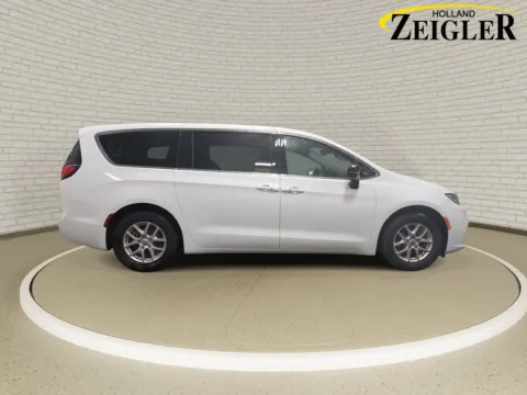 More photos of 2024 Chrysler Pacifica Touring L at Zeigler Nissan of Holland, MI