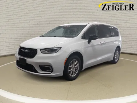 White 2024 Chrysler Pacifica Touring L for sale in Holland, MI