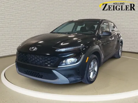 Black 2022 Hyundai Kona SE for sale in Holland, MI