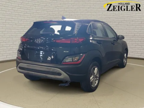 More photos of 2022 Hyundai Kona SE at Zeigler Nissan of Holland, MI