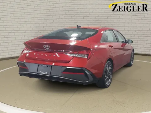 More photos of 2025 Hyundai Elantra SEL Convenience at Zeigler Nissan of Holland, MI