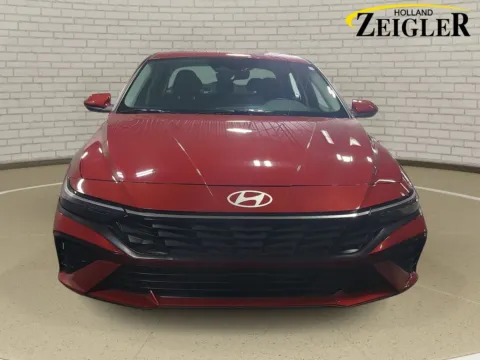 More photos of 2025 Hyundai Elantra SEL Convenience at Zeigler Nissan of Holland, MI