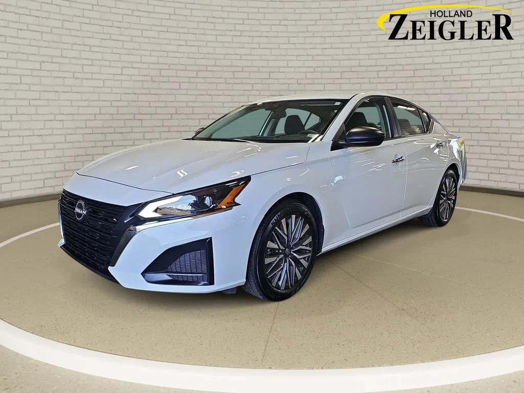 White 2025 Nissan Altima 2.5 SV for sale in Holland, MI