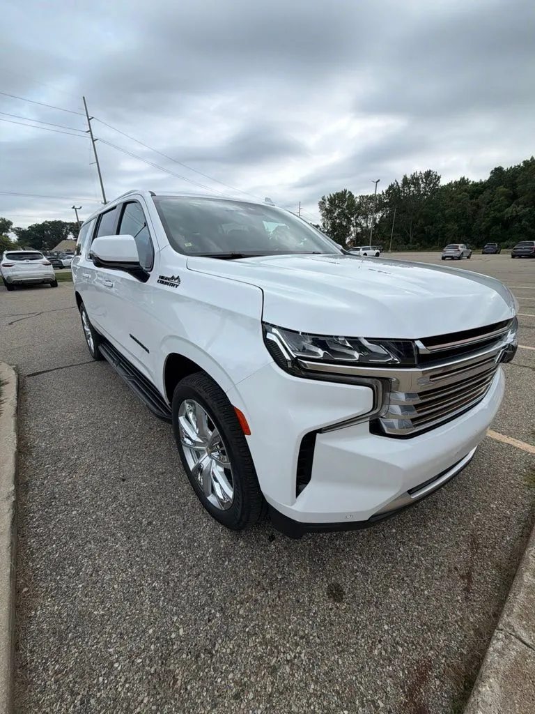 White 2024 Chevrolet Suburban High Country for sale in Holland, MI